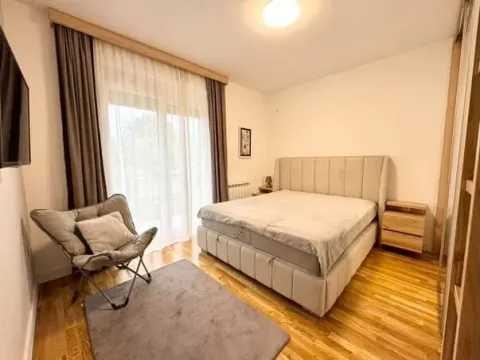 Izdavanje, kuća, 140m², Donja Gorica, Podgorica - image 10