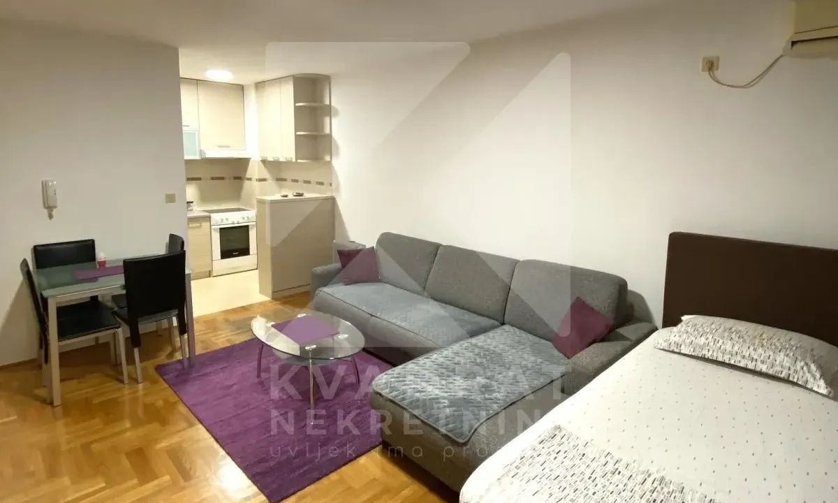 Izdavanje, garsonjera, 35m², Stari Aerodrom, Podgorica