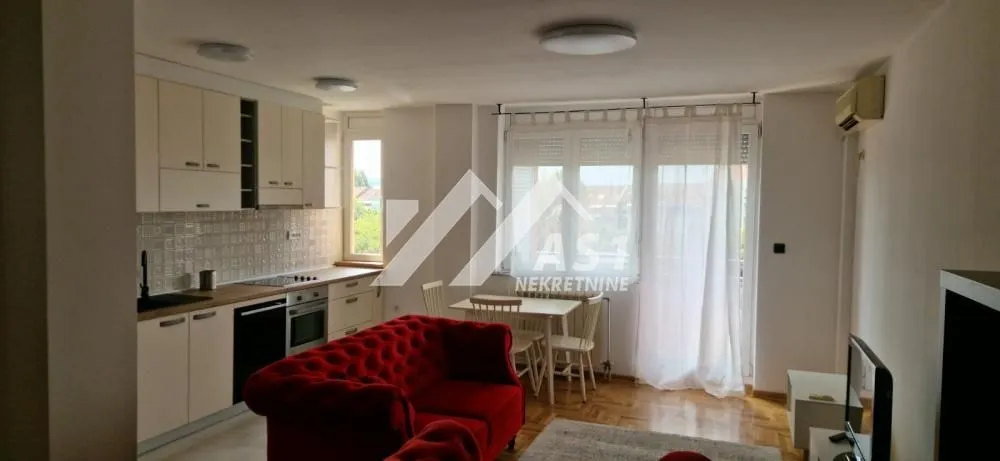Izdavanje, trosoban stan, 65m², Nova Detelinara, Novi Sad Sve Podlokacije