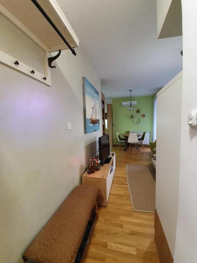 Prodaja, jednosoban stan, 31m², Adamovićevo Naselje, Novi Sad Sve Podlokacije