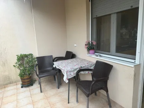 Rent, two bedroom apartment, 100m², Tripovići, Tivat - image 14