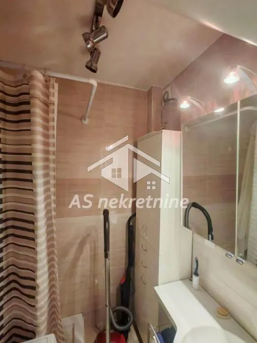 Rent, three bedroom apartment, 73m², Kalenić Pijaca, Vračar Sve Podlokacije