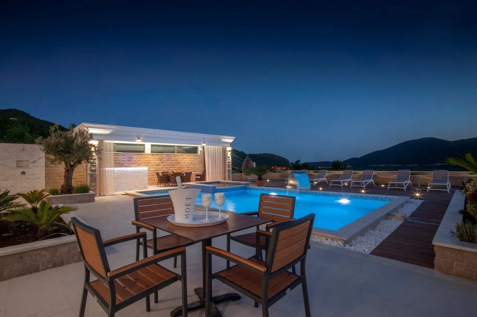 Sale, house, 190m², Prijevor, Budva