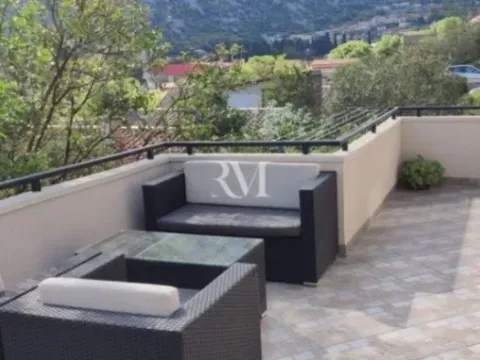 Izdavanje, dvosoban stan, 80m², Škaljari, Kotor - image 9