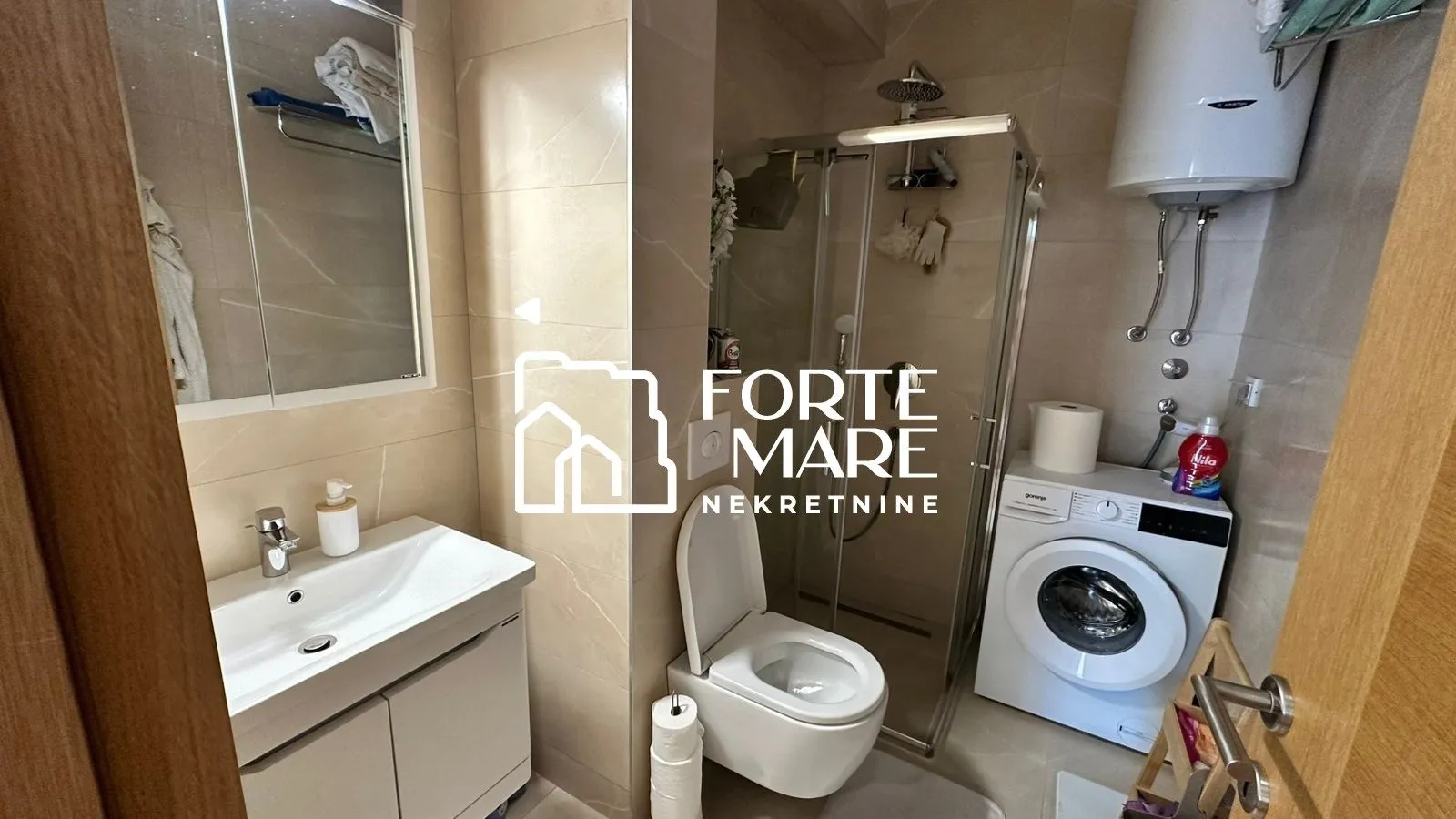 Prodaja, jednosoban stan, 52m², Baošići, Herceg Novi