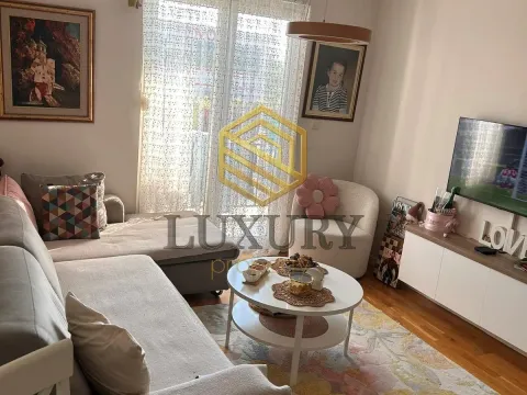 Prodaja, jednosoban stan, 39m², Stari Aerodrom, Podgorica - image 1