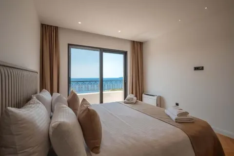 Rent, house, 318m², Reževići, Budva - image 10