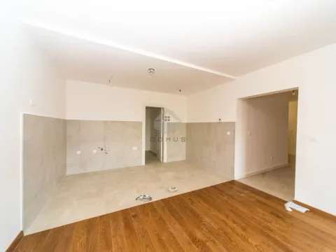Prodaja, dvosoban stan, 127m², Tološi, Podgorica - image 3