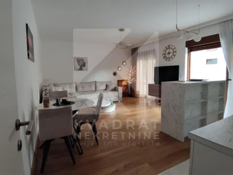 Izdavanje, jednosoban stan, 73m², Obala Đuraševića, Tivat - image 4