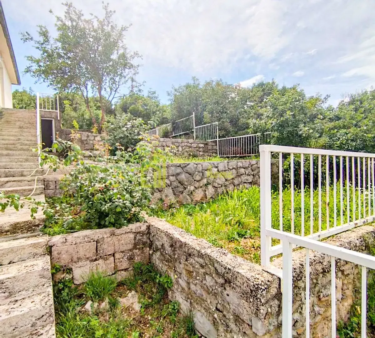 Rent, house, 170m², Lješevići, Kotor