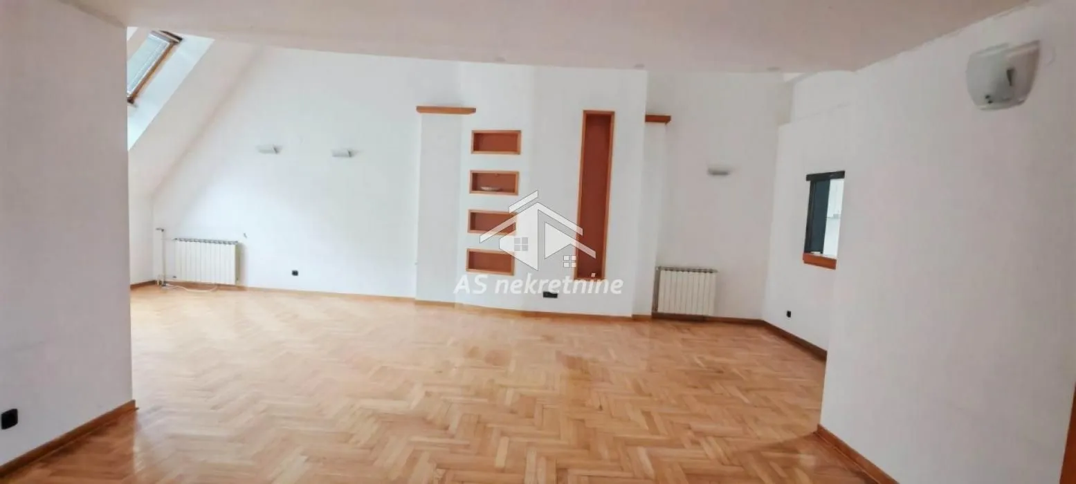 Prodaja, stan, 207m², Kalenić Pijaca, Vračar Sve Podlokacije