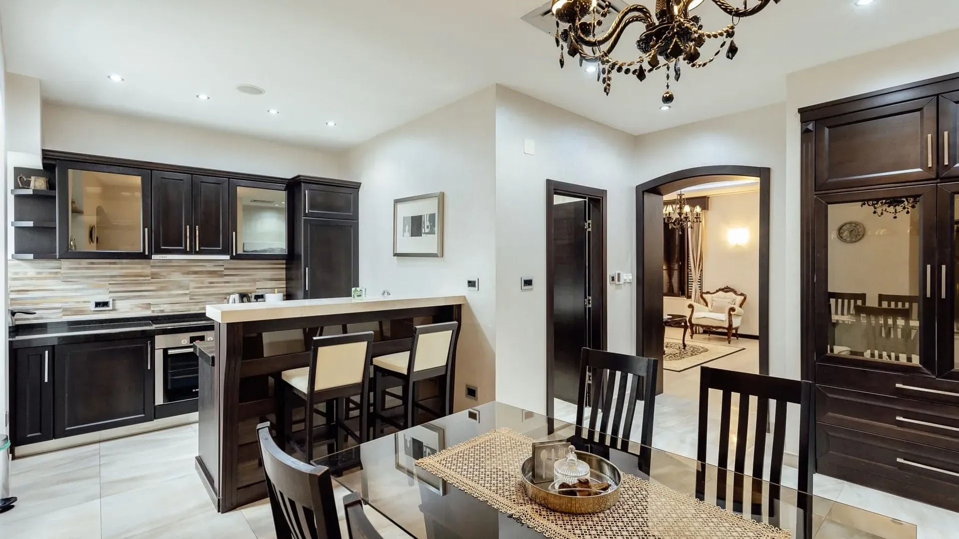 Prodaja, dvosoban stan, 117m², Stari Grad Kotor, Kotor