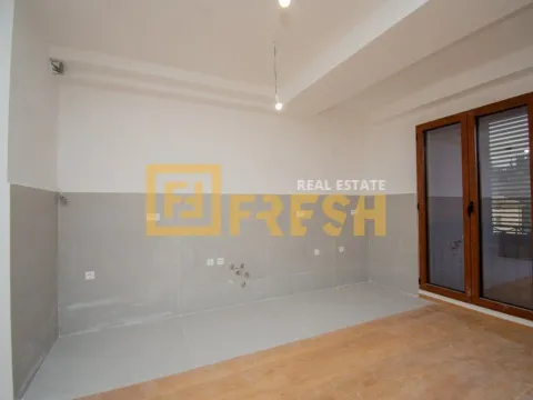 Izdavanje, četvorosoban stan, 150m², Centar, Podgorica - image 8