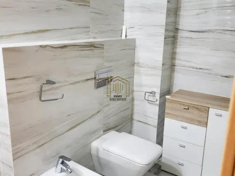 Izdavanje, trosoban stan, 95m², Momišići, Podgorica - image 16