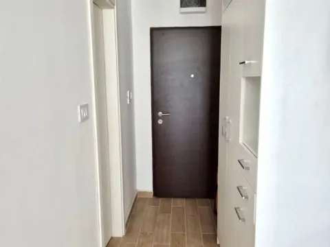 Izdavanje, garsonjera, 33m², Stari Aerodrom, Podgorica - image 5