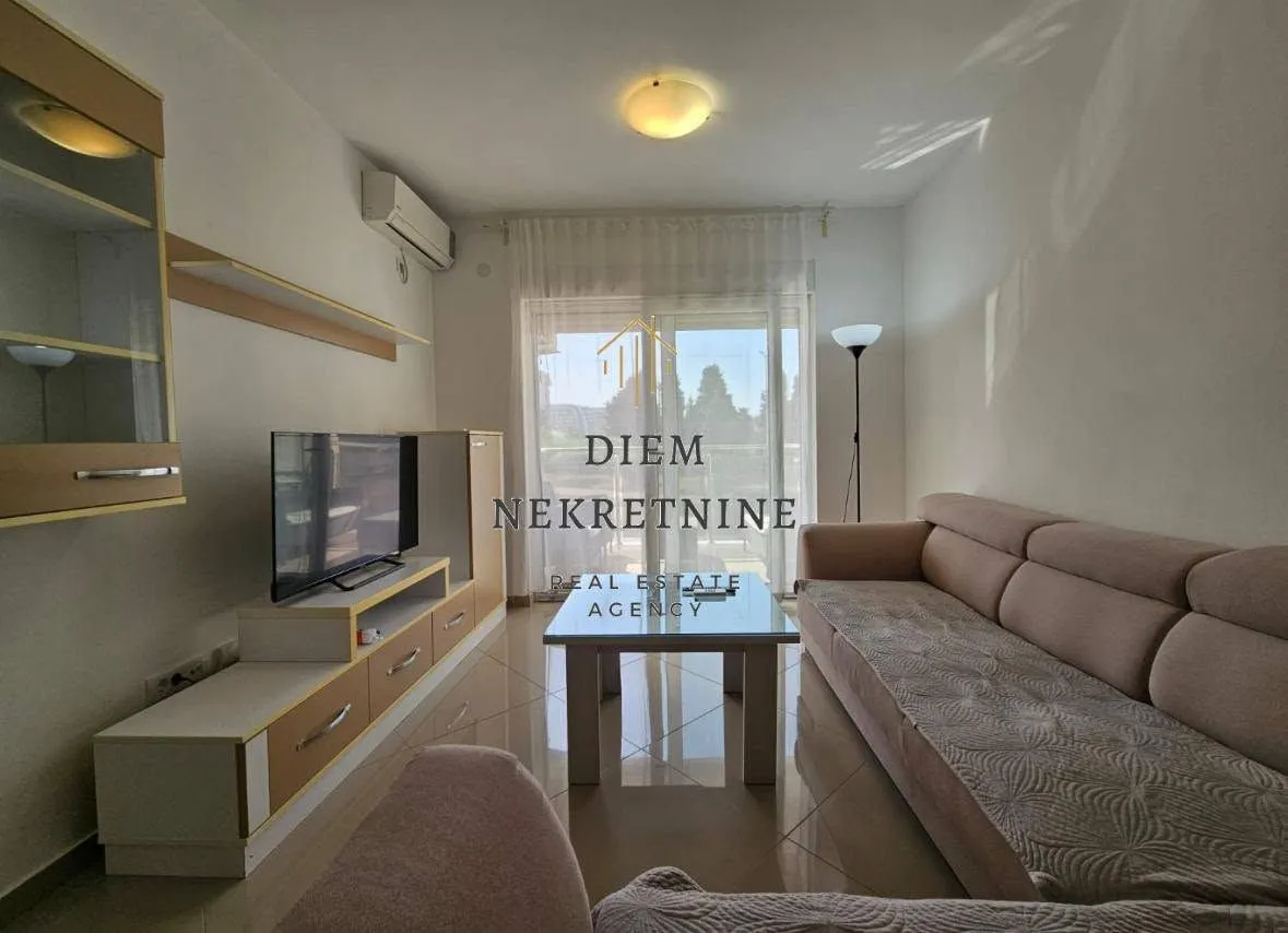 Rent, one bedroom apartment, 67m², Centar, Bar
