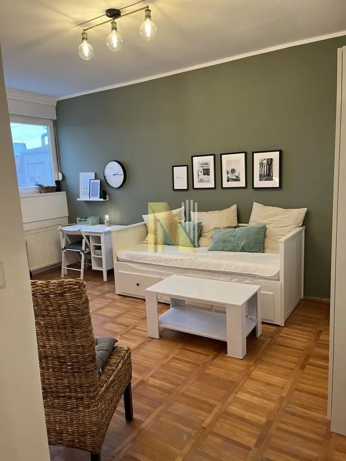 Prodaja, garsonjera, 25m², Bulevar Oslobodjenja, Novi Sad Sve Podlokacije