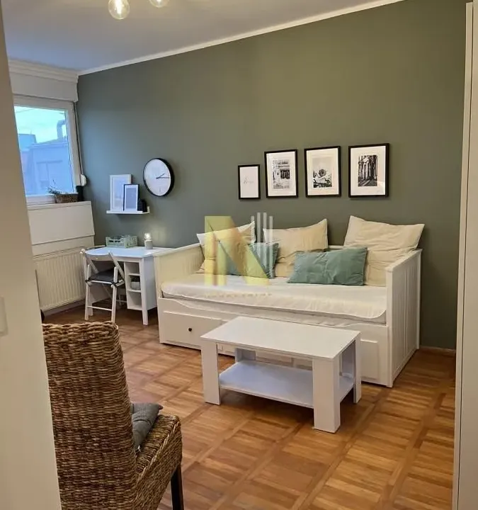 Prodaja, garsonjera, 25m², Bulevar Oslobodjenja, Novi Sad Sve Podlokacije