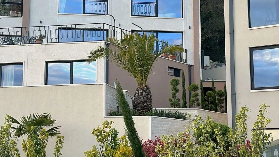 Sale, house, 300m², Kuljače, Budva
