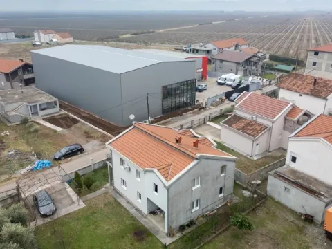 Prodaja, kuća, 258m², Pod Goricom, Podgorica - image 13