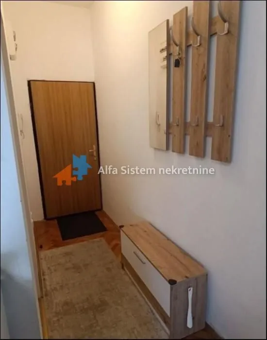 Izdavanje, trosoban stan, 80m², Savski Venac, Beograd