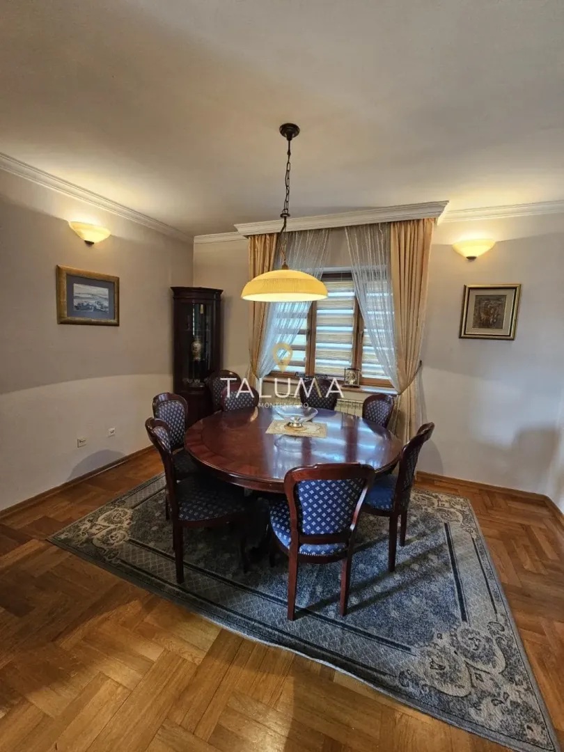 Rent, house, 300m², Masline, Podgorica