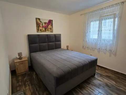 Rent, one bedroom apartment, 65m², Gradiošnica, Tivat - image 6