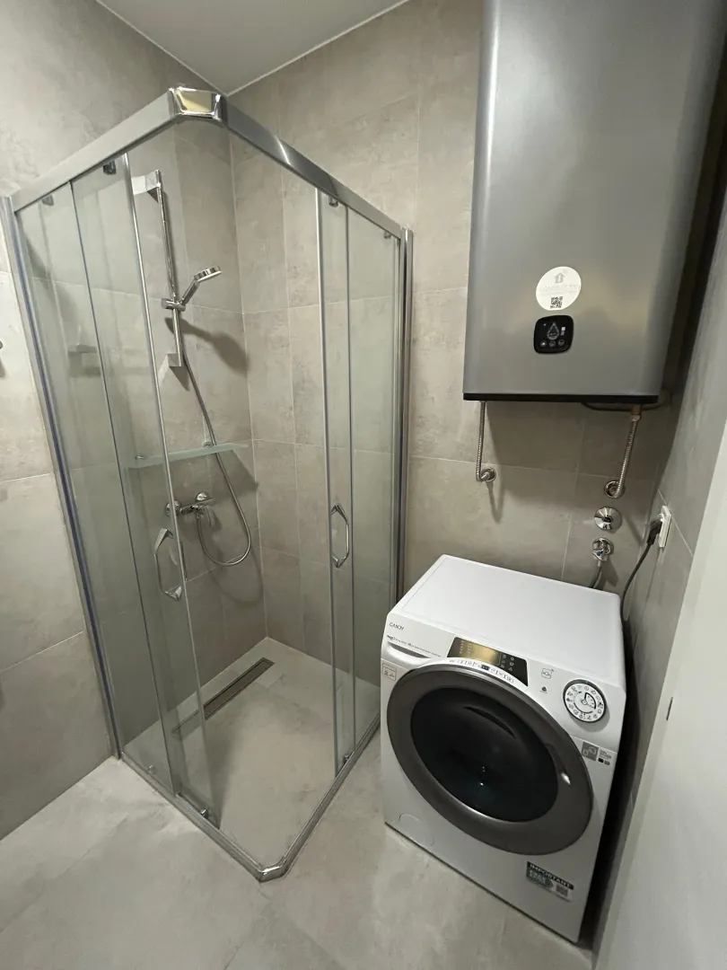 Izdavanje, jednosoban stan, 47m², Dobrota, Kotor