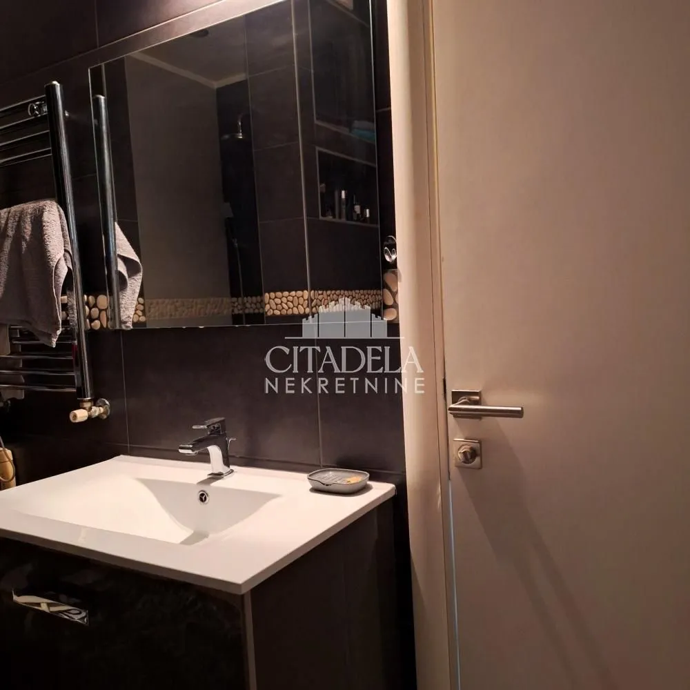 Prodaja, dvosoban stan, 60m², Stari Grad, Beograd