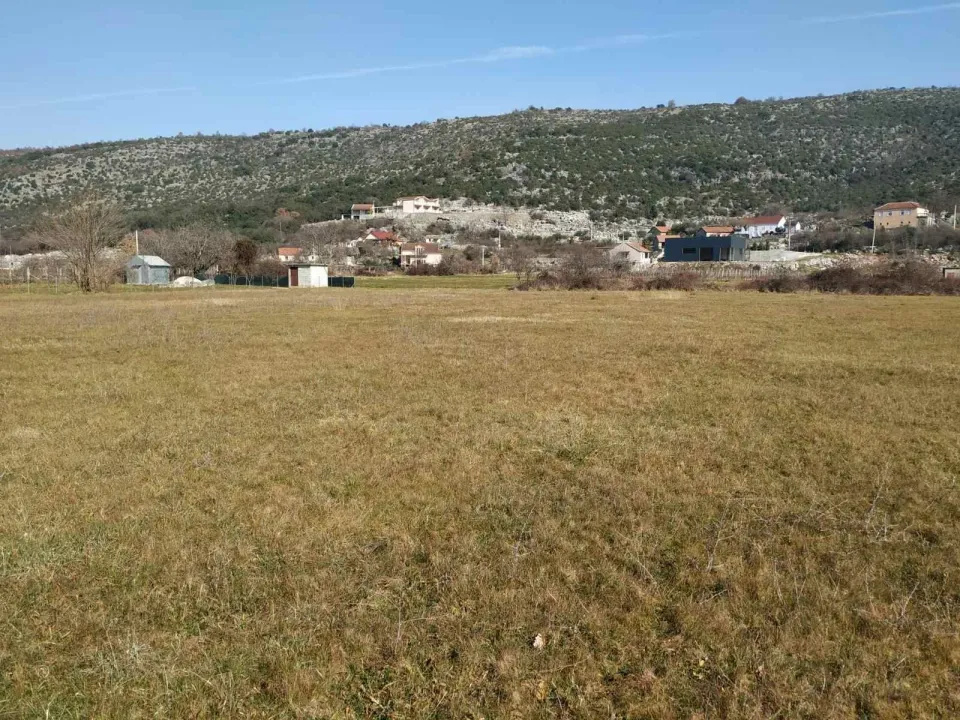 Prodaja, plac, 1249m², Beri, Podgorica