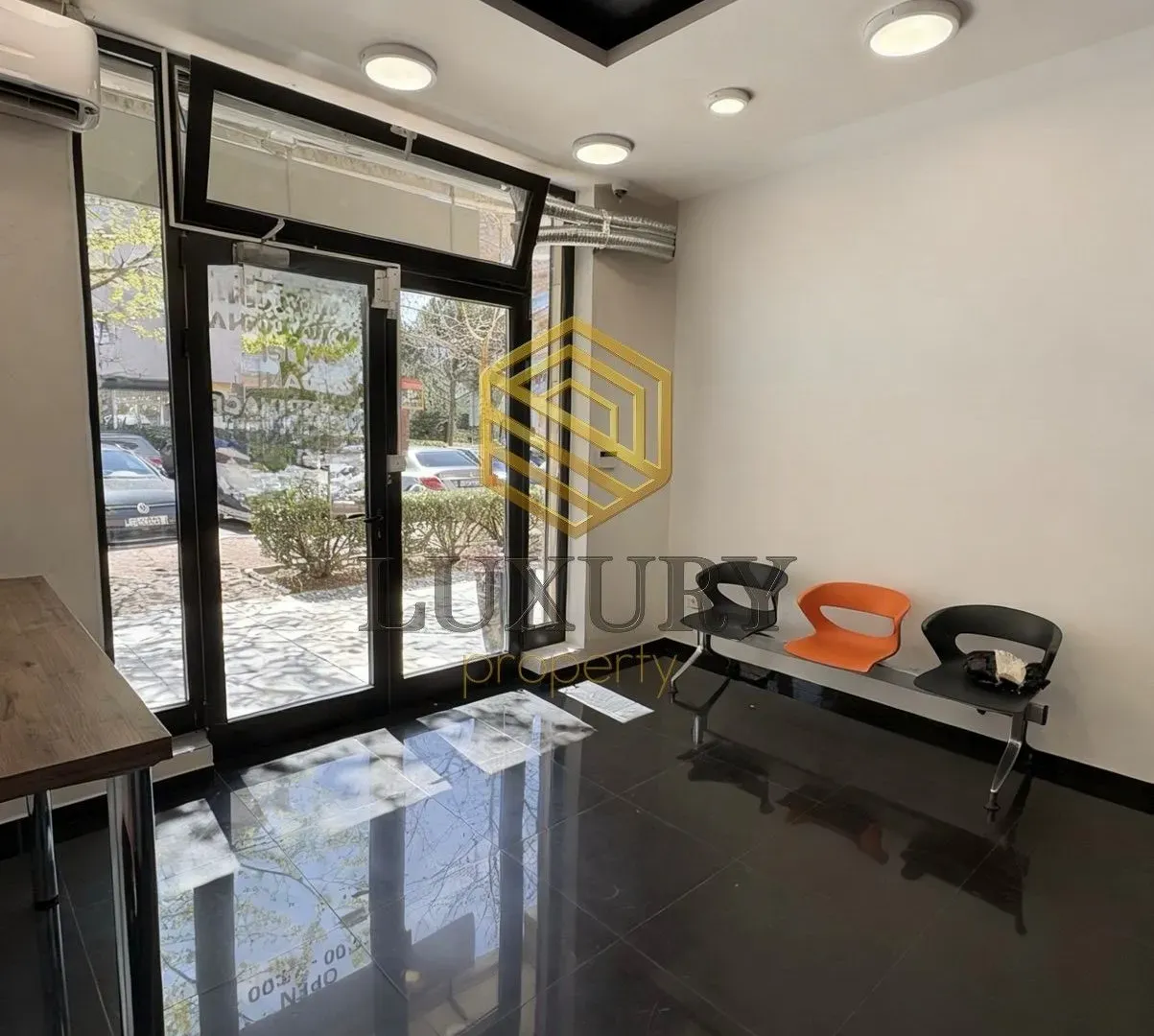 Rent, office space, 33m², City Kvart, Podgorica