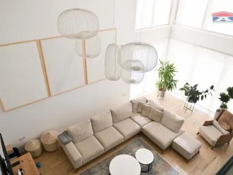 Prodaja, kuća, 360m², Petrovaradin, Novi Sad - image 1