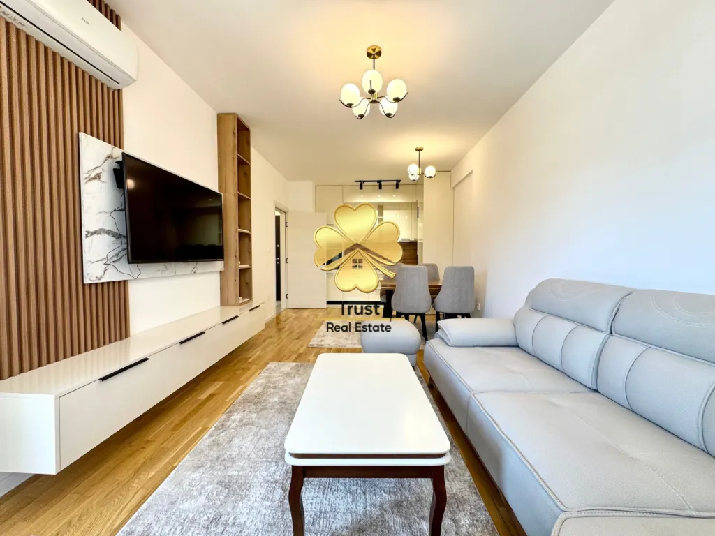 Izdavanje, dvosoban stan, 70m², Stari Aerodrom, Podgorica