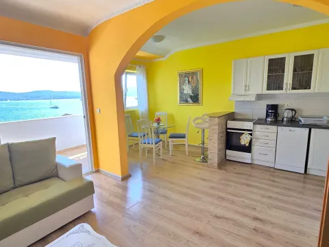 Rent, one bedroom apartment, 50m², Centar, Tivat - image 3