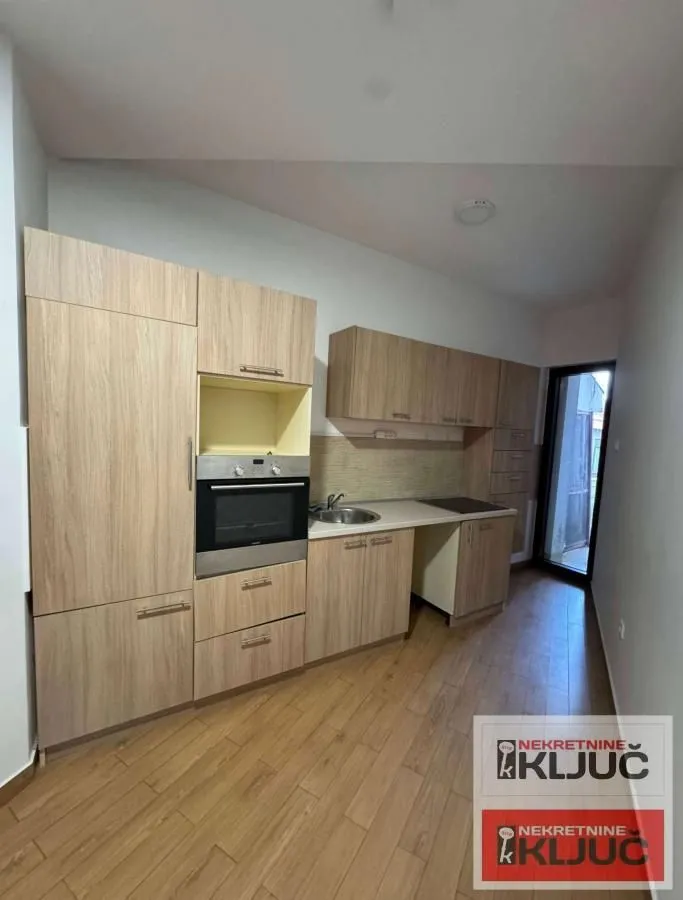 Rent, office space, 171m², Centar, Novi Sad