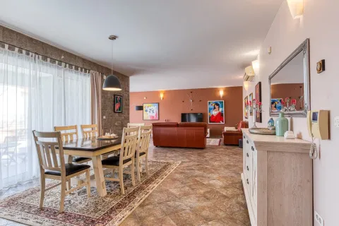 Prodaja, kuća, 495m², Bečići, Budva - image 14