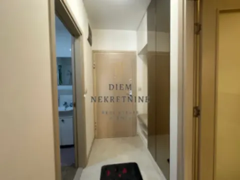 Izdavanje, jednosoban stan, 49m², City Kvart, Podgorica - image 7