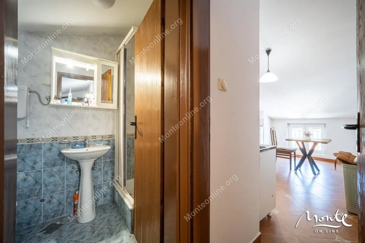 Sale, three bedroom apartment, 88m², Dobrota, Kotor