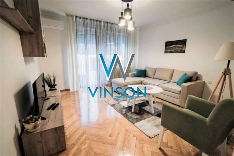 Izdavanje, dvosoban stan, 50m², Centar, Novi Sad