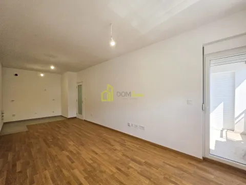 Rent, two bedroom apartment, 65m², Stari Aerodrom, Podgorica - image 7