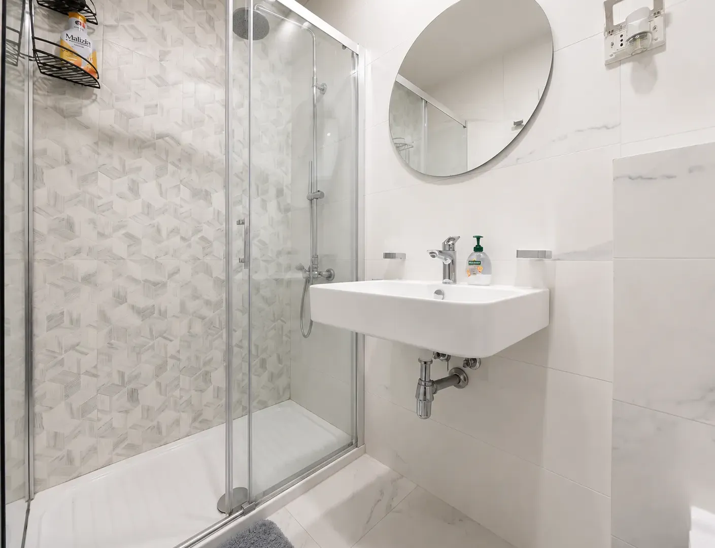 Izdavanje, jednosoban stan, 49m², Central Point, Podgorica