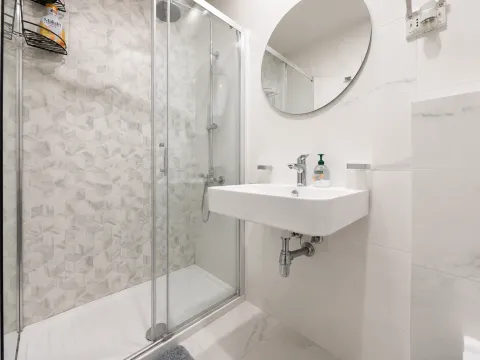 Izdavanje, jednosoban stan, 49m², Central Point, Podgorica - image 10
