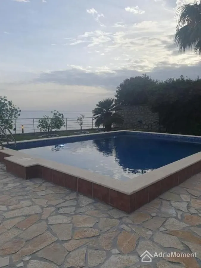 Sale, house, 330m², Utjeha, Bar
