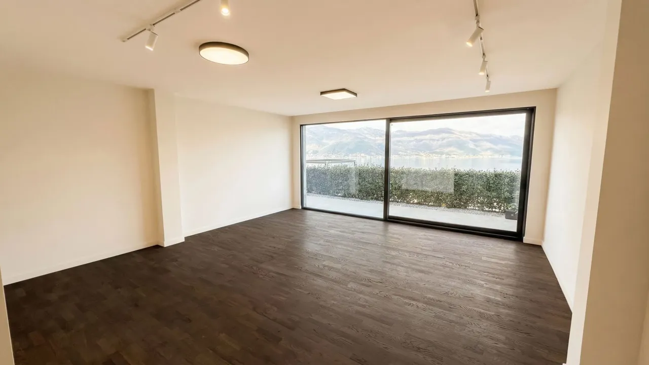 Prodaja, dvosoban stan, 183m², Krašići, Tivat