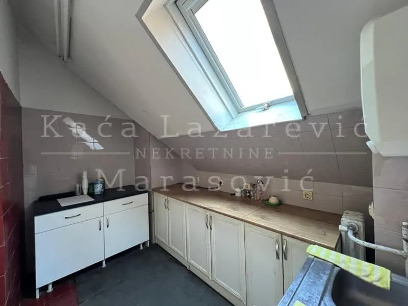 Sale, office space, 310m², Stari Grad, Beograd