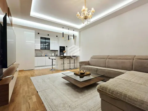 Izdavanje, dvosoban stan, 88m², Centar, Podgorica - image 4