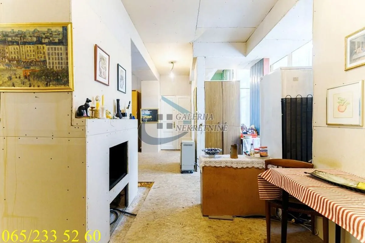Sale, two bedroom apartment, 86m², Kalenić Pijaca, Vračar Sve Podlokacije