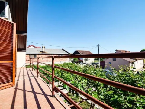 Prodaja, kuća, 250m², Donja Gorica, Podgorica - image 9