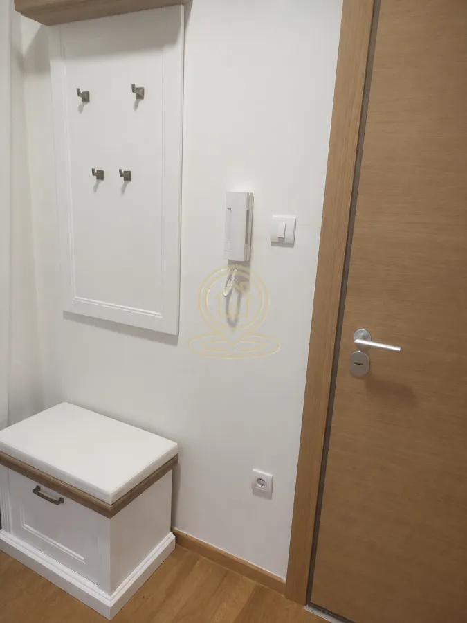 Izdavanje, trosoban stan, 54m², Telep, Novi Sad Sve Podlokacije