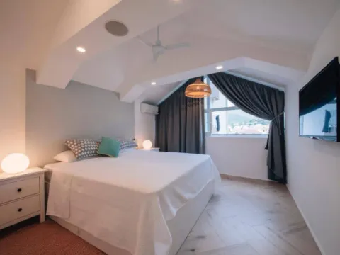 Prodaja, dvosoban stan, 93m², Centar, Tivat - image 4